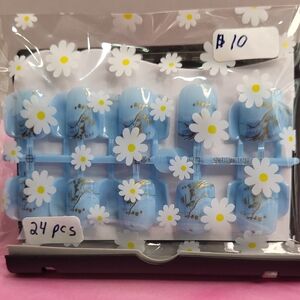 🌲Blue And Gold Floral Accent Press-On Nails